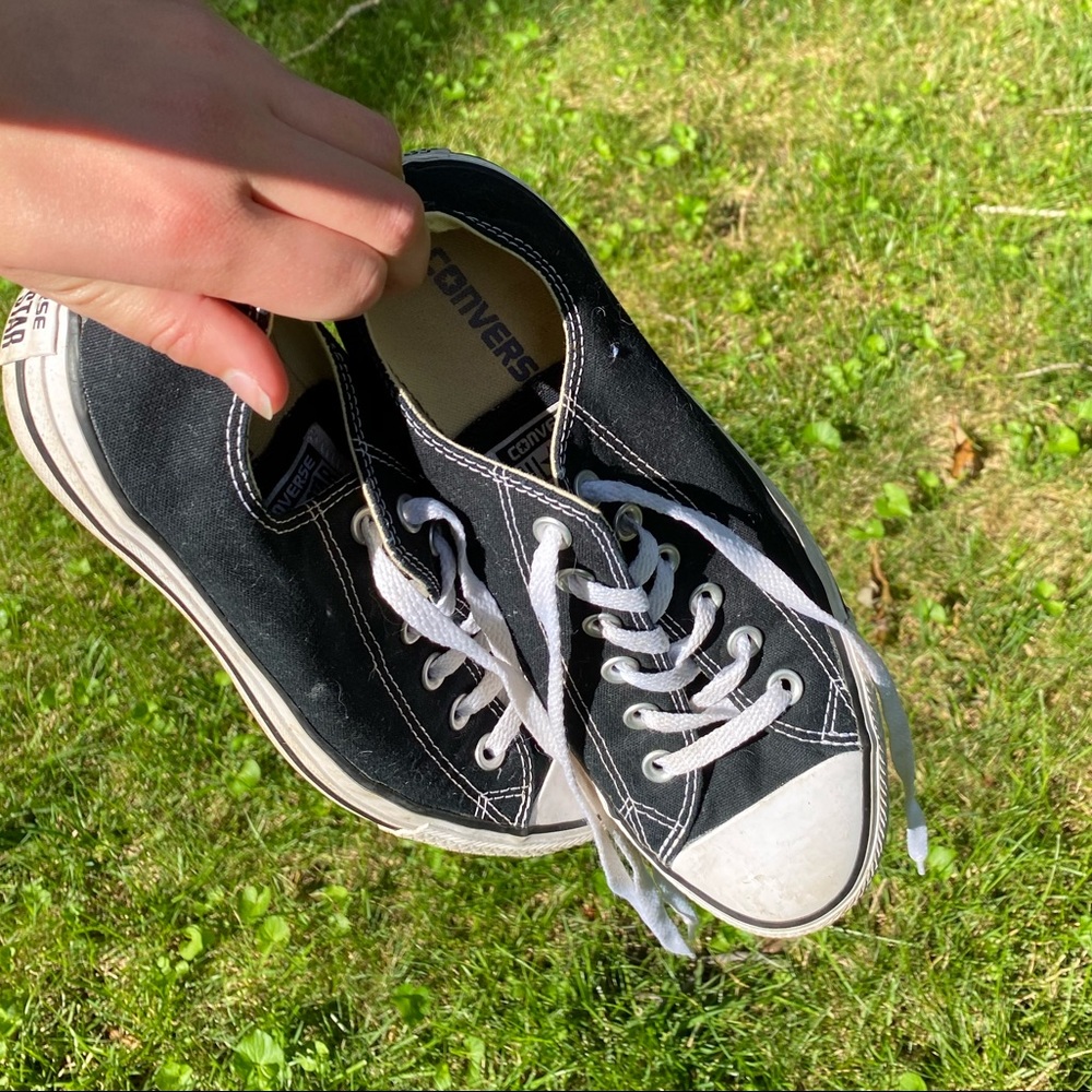 Black low top converse
